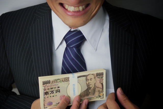 ヤミ金業者は金をせしめてほくそ笑む。大阪市で弁護士に無料相談して解決へ